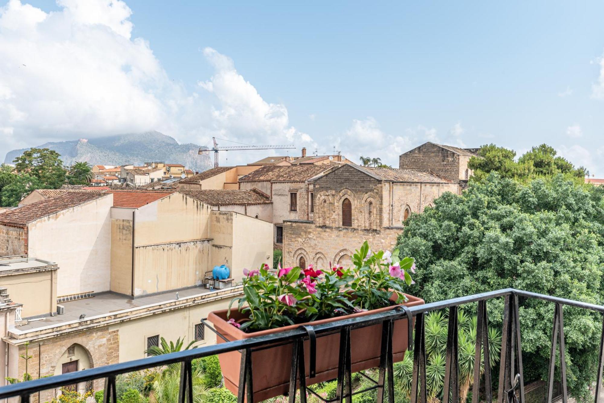 Lumar Sicilia - Magione Apartment Palermo Bagian luar foto